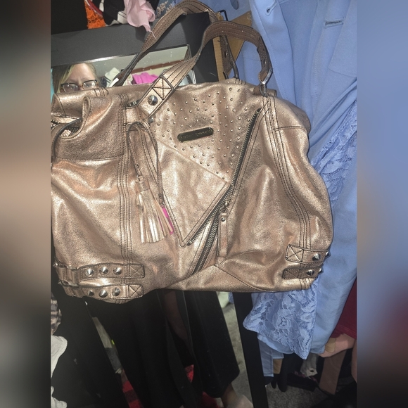 🍁🍂100%cow Leather SUPER RARE HTF VINTAGE BETSEY JOHNSON STUDDED MOTORCYCLE BAG - Picture 3 of 12